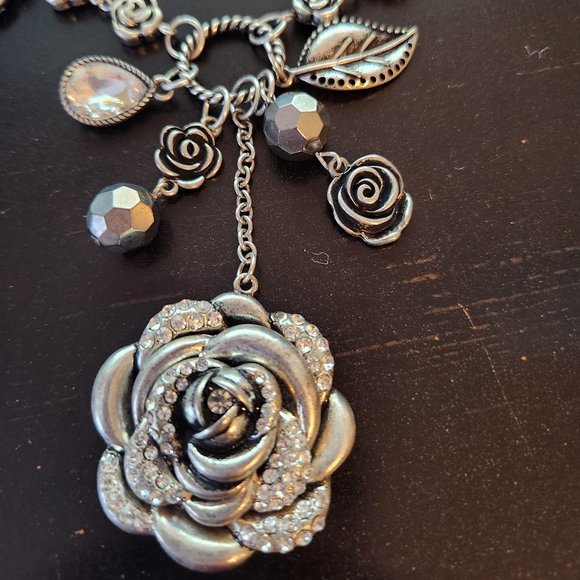 Rose Necklace and Earring Set - Picture 6 of 7